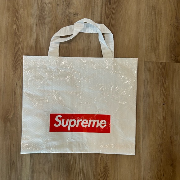 Supreme Bag - Picture 2 of 2